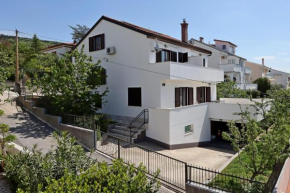 Отель Apartments and rooms with parking space Selce, Crikvenica - 2362  Селце 